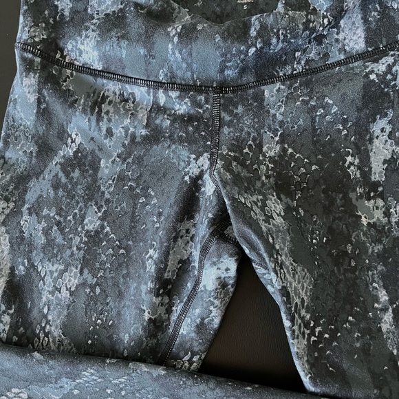 ALO blue-gray snakeskin S - Picture 5 of 7